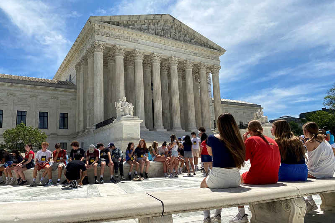 US Supreme Court sidesteps dispute on state laws regulating social media